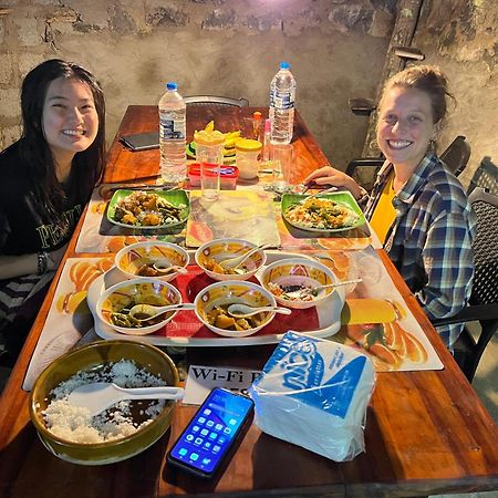 Ella Kumi Hostel Bagian luar foto