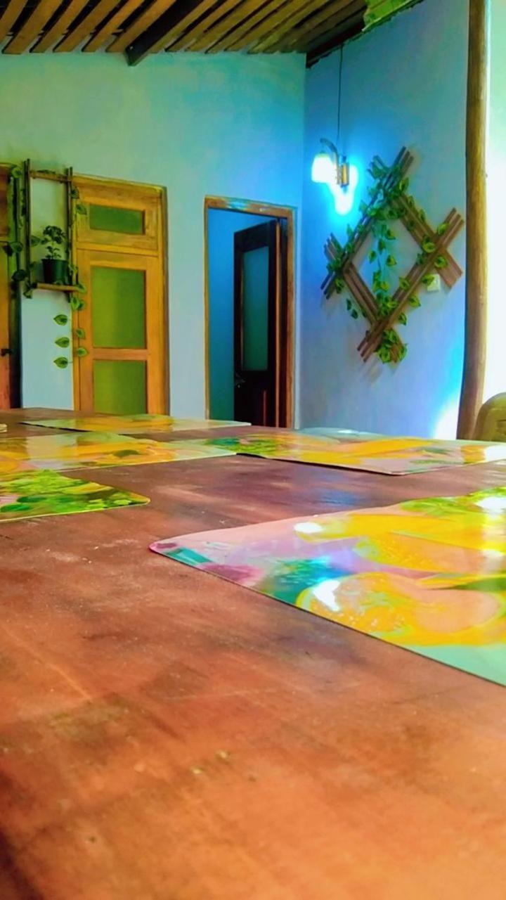 Ella Kumi Hostel Bagian luar foto