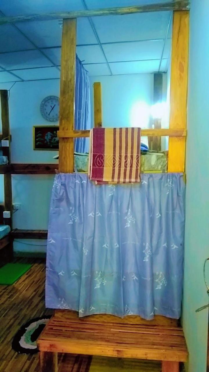 Ella Kumi Hostel Bagian luar foto
