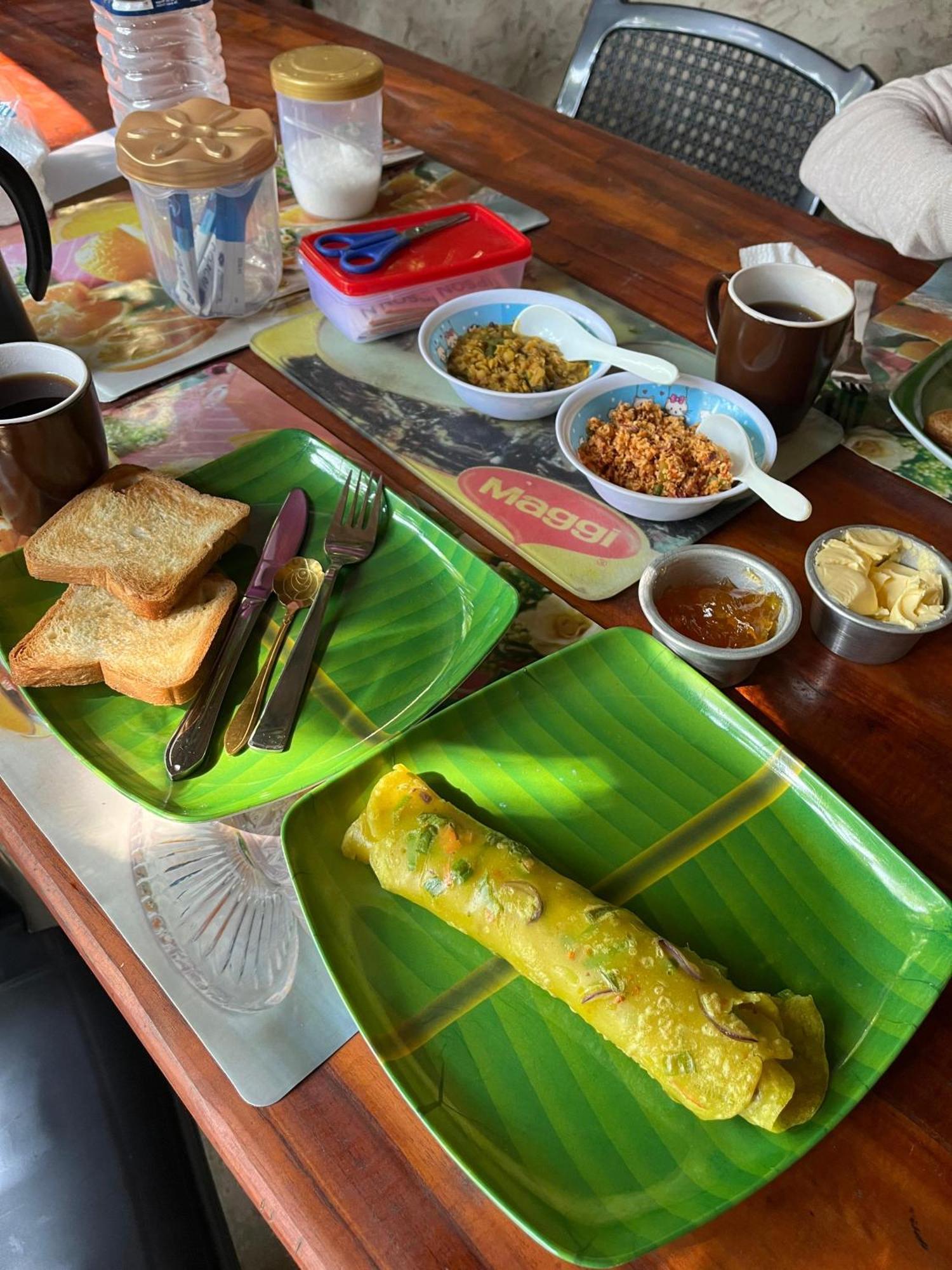 Ella Kumi Hostel Bagian luar foto